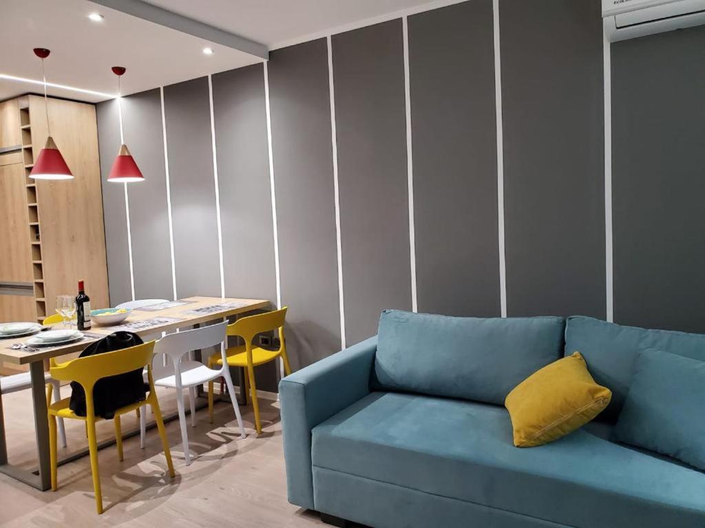 Helga'S Deluxe 3 Apartment ティラナ エクステリア 写真