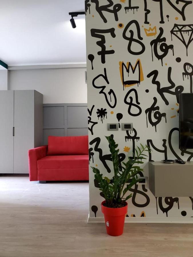 Helga'S Deluxe 3 Apartment ティラナ エクステリア 写真