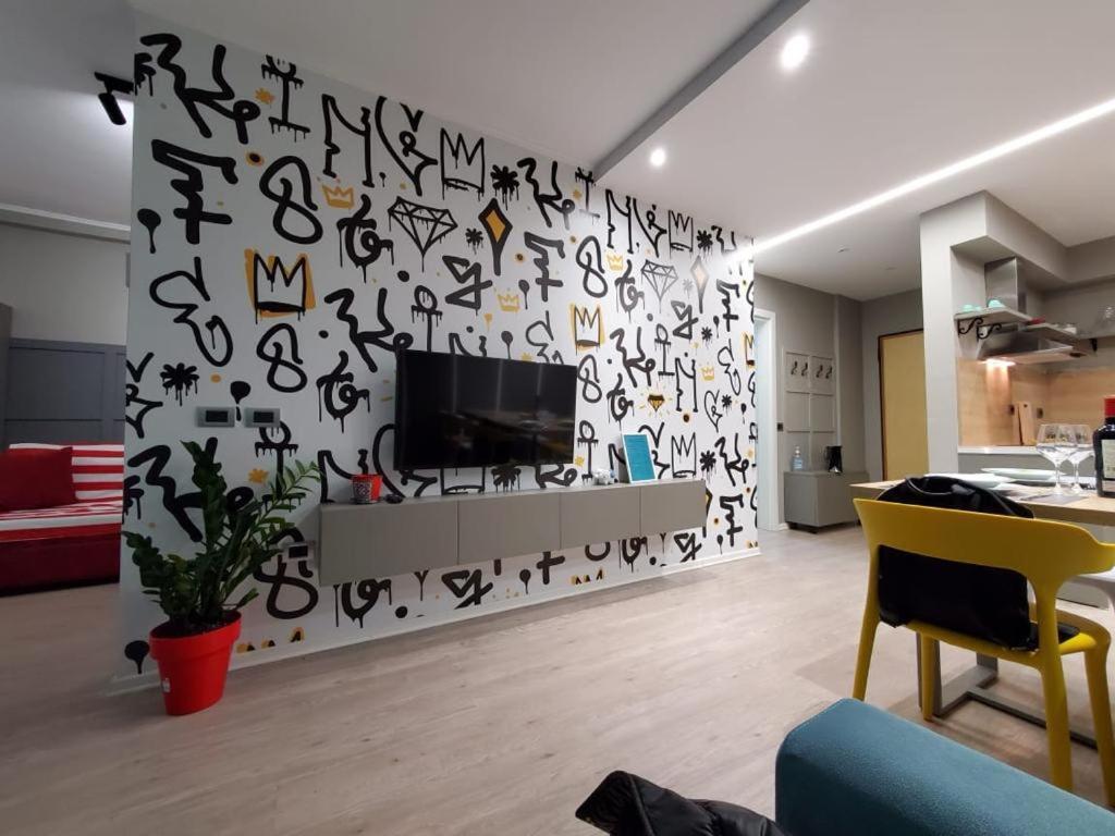 Helga'S Deluxe 3 Apartment ティラナ エクステリア 写真