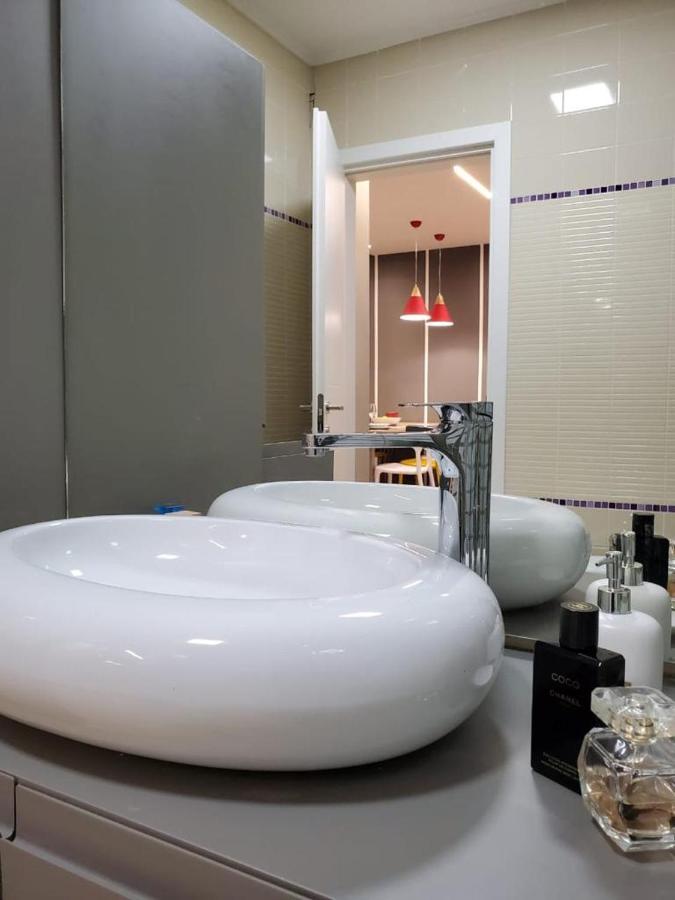Helga'S Deluxe 3 Apartment ティラナ エクステリア 写真