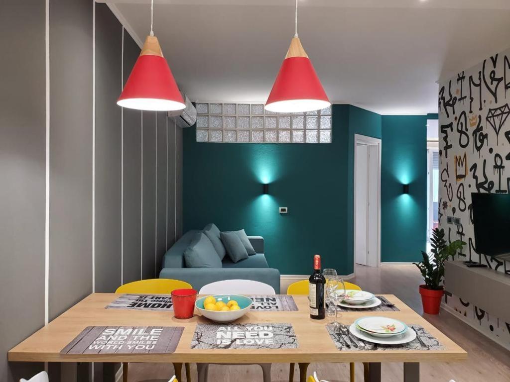 Helga'S Deluxe 3 Apartment ティラナ エクステリア 写真