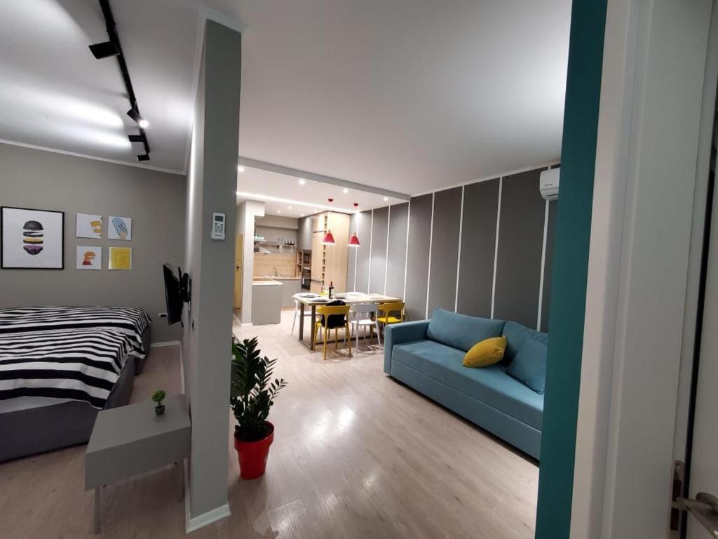 Helga'S Deluxe 3 Apartment ティラナ エクステリア 写真
